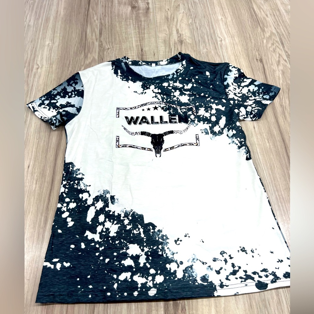 Woman’s “Wallen” western tee- M